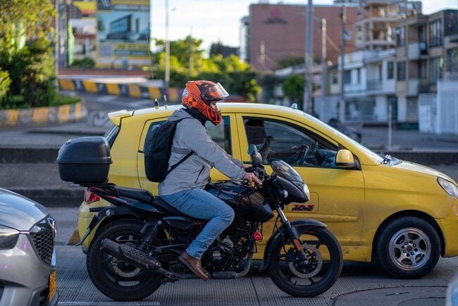 PAHO and partners drive regional effort to improve motorcycle safety legislation